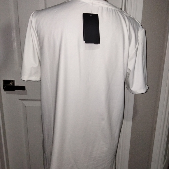 Large top... BNWT - Picture 3 of 3